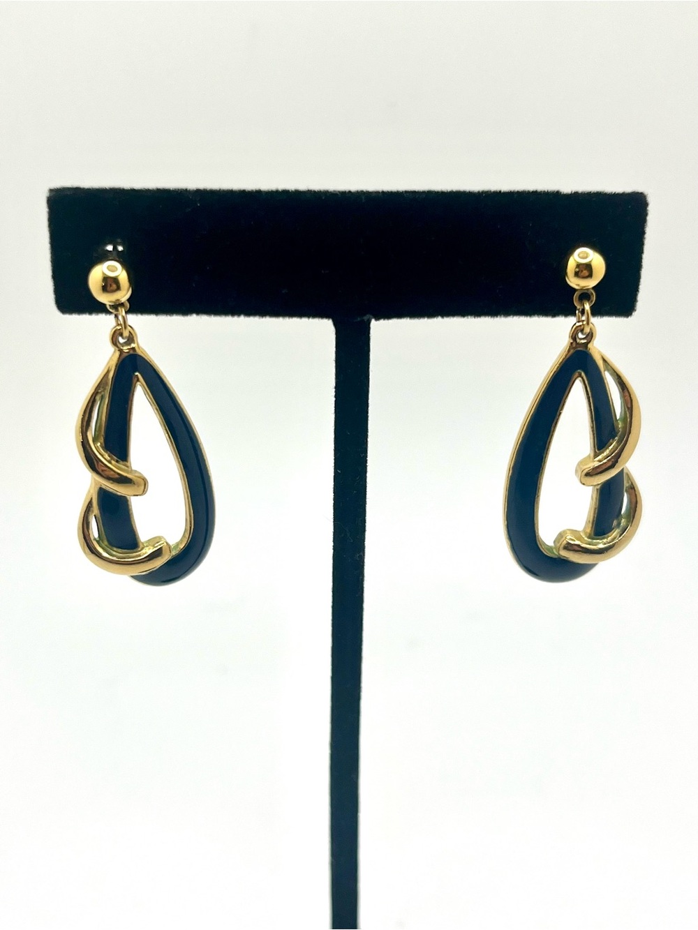 Vintage Trifari navy blue enamel gold tone dangle earrings abstract teardrop